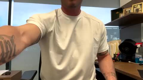 Snapshot of batman25326 chatting on 01/16/25, 10:34 batman25326 online show from 01/16/25, 10:34