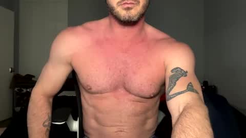 Snapshot of batman25326 chatting on 01/31/25, 02:04 batman25326 online show from 01/31/25, 02:04