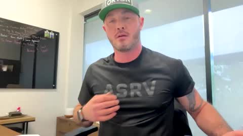 Snapshot of batman25326 chatting on 02/12/25, 07:13 batman25326 online show from 02/12/25, 07:13