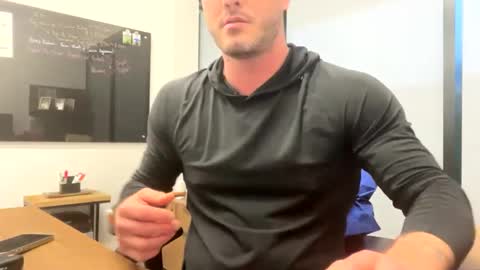 Snapshot of batman25326 chatting on 02/13/25, 11:47 batman25326 online show from 02/13/25, 11:47