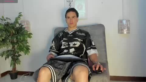 Snapshot of battista_turner chatting on 04/19/26, 10:56 battista online show from 04/19/26, 10:56