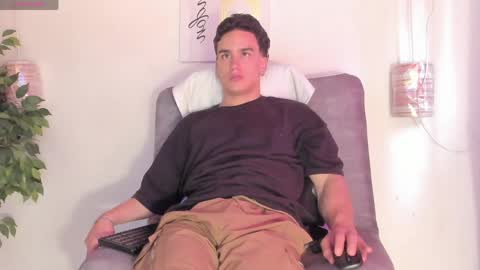 Snapshot of battista_turner chatting on 04/29/26, 07:20 battista online show from 04/29/26, 07:20
