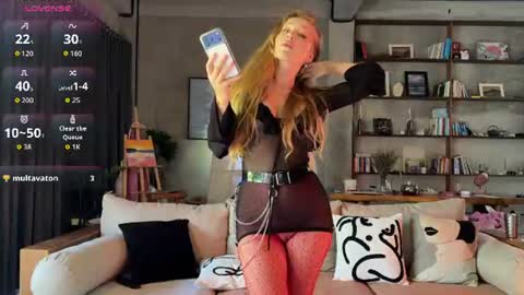Snapshot of battyredhair chatting on 07/17/26, 01:34 Battyredhair online show from 07/17/26, 01:34