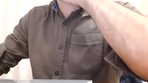 Snapshot of baxter78 chatting on 11/13/25, 10:52 baxter78 online show from 11/13/25, 10:52