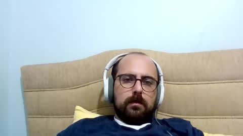 Snapshot of bayto chatting on 10/10/25, 04:39 bayto online show from 10/10/25, 04:39