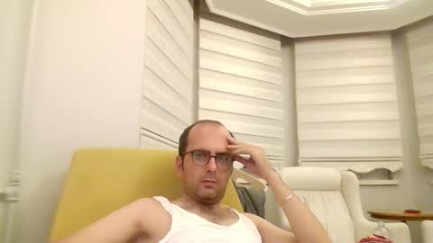 Snapshot of bayto chatting on 10/15/25, 04:07 bayto online show from 10/15/25, 04:07