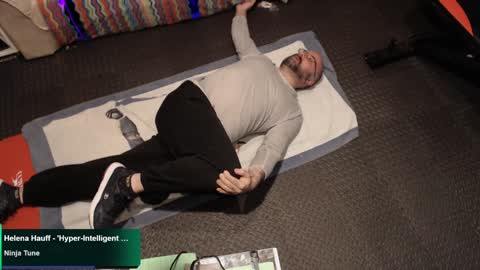 bazzz_8 online show from 12/18/24, 07:30