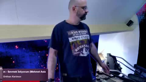 bazzz_8 online show from 03/05/25, 06:45