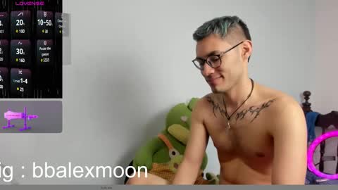 alex independent model   ig bbalexmoon online show from 12/25/24, 04:00