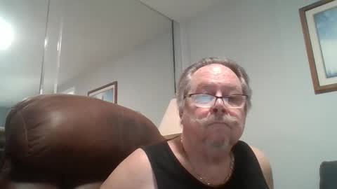 Snapshot of bbb1952 chatting on 12/19/25, 04:58 Single Grandpa in Florida. Love to C2C and have Fun Privately online show from 12/19/25, 04:58