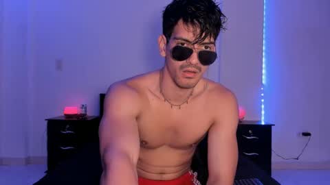 Valentino online show from 01/06/25, 09:11