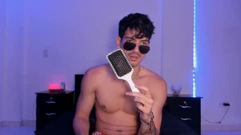 Valentino online show from 01/07/25, 12:13