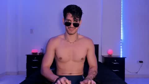 Valentino online show from 01/07/25, 09:25