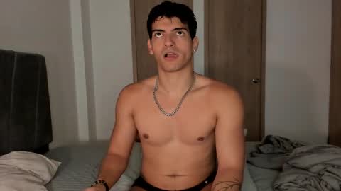 Valentino online show from 10/07/25, 11:24