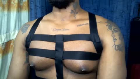 Snapshot of bbc_muscular chatting on 03/10/25, 03:34 camilo online show from 03/10/25, 03:34