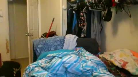 rocker n queen online show from 02/04/25, 09:41