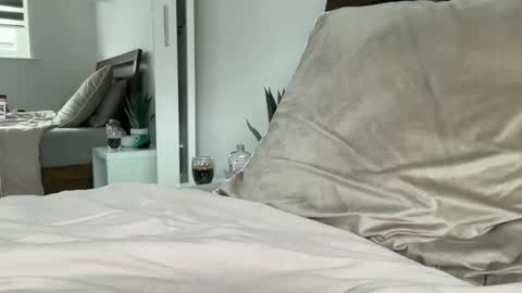 bbclondon9 online show from 10/17/25, 10:07