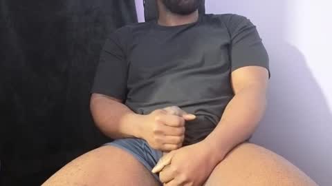 Snapshot of bbcthomas123112 chatting on 02/14/25, 08:42 bbcthomas123112 online show from 02/14/25, 08:42