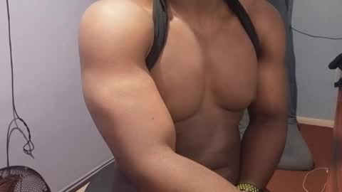 Snapshot of bbcthomas123112 chatting on 09/27/25, 12:10 bbcthomas123112 online show from 09/27/25, 12:10