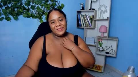 Snapshot of bbw_charlote chatting on 12/18/25, 12:22 Charlote online show from 12/18/25, 12:22