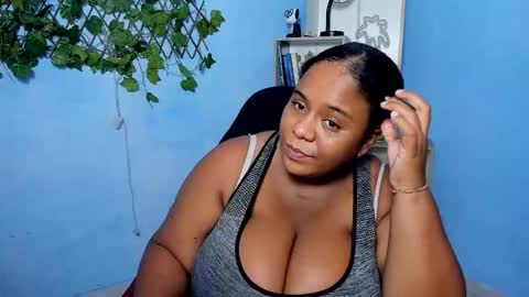 Snapshot of bbw_charlote chatting on 12/20/25, 12:12 Charlote online show from 12/20/25, 12:12