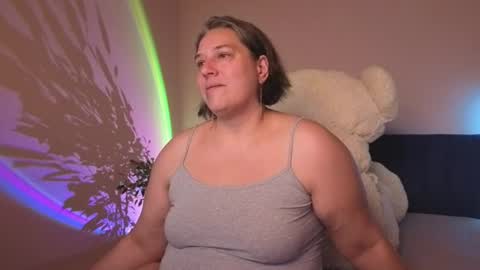 Snapshot of bbw_goddes chatting on 07/04/26, 03:45 Love online show from 07/04/26, 03:45