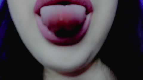 Molly online show from 03/06/25, 12:54