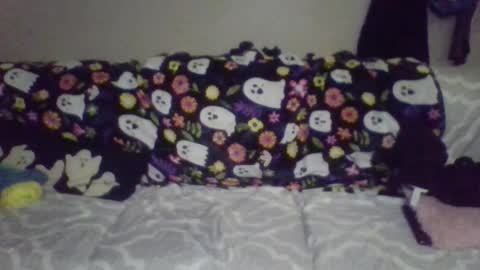 pixie online show from 10/13/25, 03:06