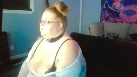 Snapshot of bbwgamergirl93 chatting on 09/25/25, 02:54 bbwgamergirl93 online show from 09/25/25, 02:54