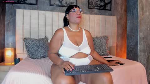 Bbwlatina01 online show from 02/02/26, 12:15