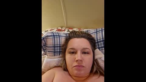 Snapshot of bbwslutclaire chatting on 12/27/24, 05:05 bbwslutclaire online show from 12/27/24, 05:05