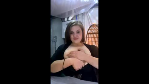 Snapshot of bbwsnowbunni696969 chatting on 05/22/26, 02:40 PlushiePrincess online show from 05/22/26, 02:40