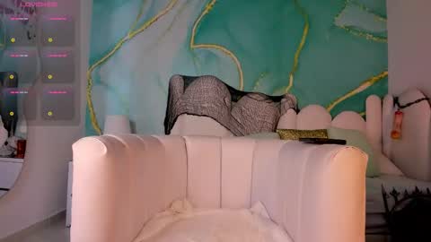 Alexxa online show from 10/21/25, 11:44