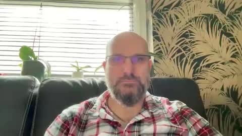 Snapshot of bcbg68 chatting on 04/04/26, 06:44 bcbg68 online show from 04/04/26, 06:44