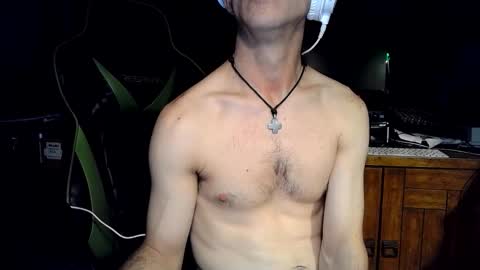 Snapshot of bchillin28 chatting on 11/25/25, 08:14 bchillin28 online show from 11/25/25, 08:14