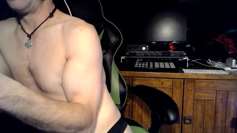 bchillin28 online show from 01/14/26, 05:02