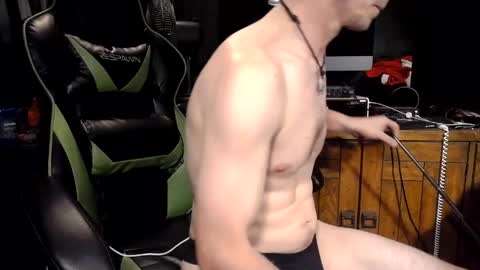 Snapshot of bchillin28 chatting on 04/05/26, 02:53 bchillin28 online show from 04/05/26, 02:53