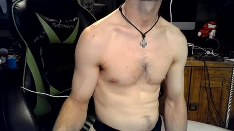 Snapshot of bchillin28 chatting on 04/17/26, 02:36 bchillin28 online show from 04/17/26, 02:36