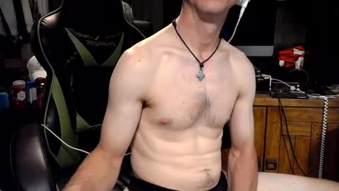 Snapshot of bchillin28 chatting on 04/23/26, 01:51 bchillin28 online show from 04/23/26, 01:51