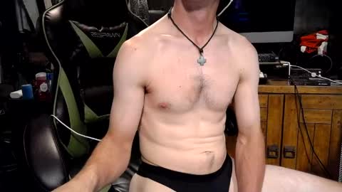 Snapshot of bchillin28 chatting on 04/24/26, 04:48 bchillin28 online show from 04/24/26, 04:48