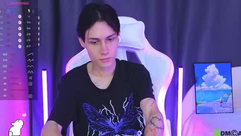 Snapshot of bd_black chatting on 10/28/25, 12:58 Aiden online show from 10/28/25, 12:58