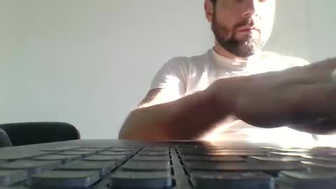 Snapshot of bdemwi2588 chatting on 02/01/25, 09:00 bdemwi2588 online show from 02/01/25, 09:00