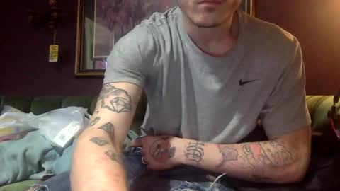 Snapshot of bdnwest417 chatting on 02/25/25, 05:19 BESTDICK417 online show from 02/25/25, 05:19