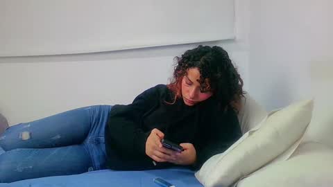 Sara  Juan online show from 12/24/24, 02:10