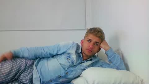 Sara  Juan online show from 12/28/24, 04:19