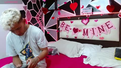 Sara  Juan online show from 02/14/25, 05:09