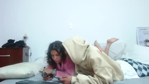 Sara  Juan online show from 10/12/25, 05:06