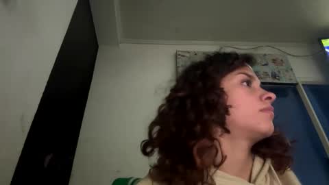 Sara  Juan online show from 10/25/25, 01:57