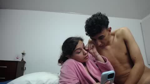 Sara  Juan online show from 11/25/25, 05:40