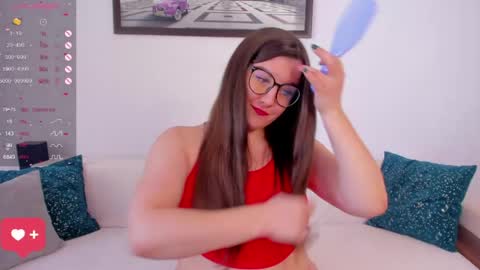 Snapshot of beachcrazy chatting on 04/01/26, 01:12 Lola online show from 04/01/26, 01:12